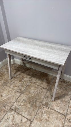 2 desks with drawer