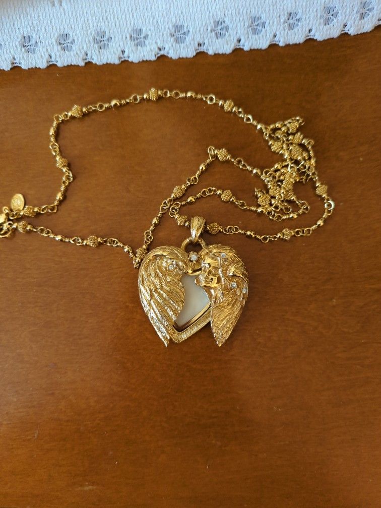 Vintage Kirks Folly Cameo Heart Locket