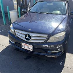 2011 Mercedes C300 