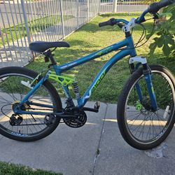 Genesis V2100 Mountain Bike 