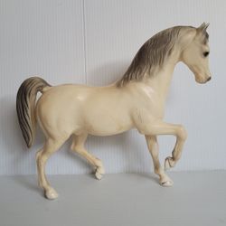 Breyer Horse  Family Arabian Stallion Glossy Alabaster - Marks
