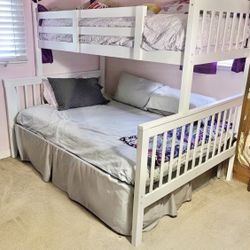 ***Twin / Full Bunk Bed With Mattress ****