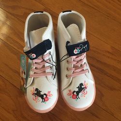 NWT Spirit Girls Light Up Shoes Size 12