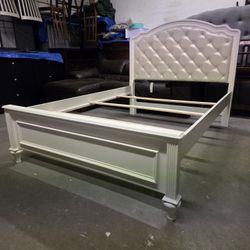 Modern White / Leather Tufted Full Size Bed Frame
