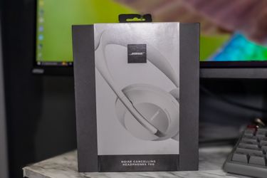 Bose Noise Cancelling Headphones 700