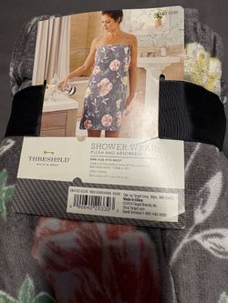 NWT Threshold Shower Wrap Gray Floral Print Plush Absorbent 100% Cotton OS