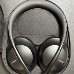 Bose 700 Headphones w/ Case