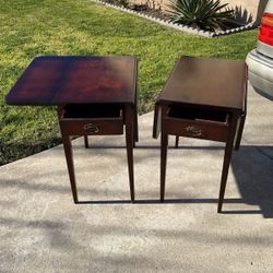 Two Matching Federal Style Duncan Phyfe Drop Leaf Side Tables