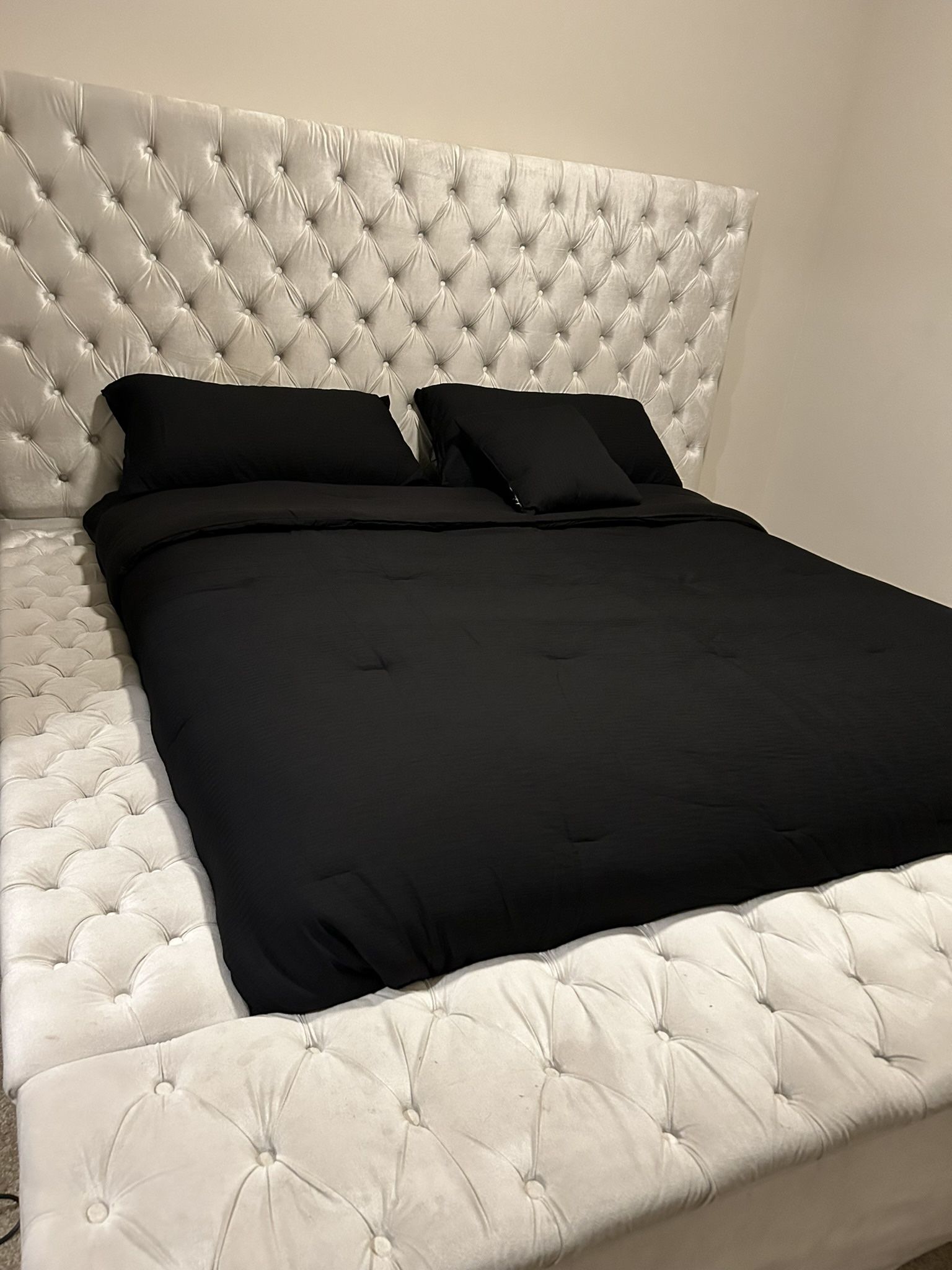 King Tufted Bed frame