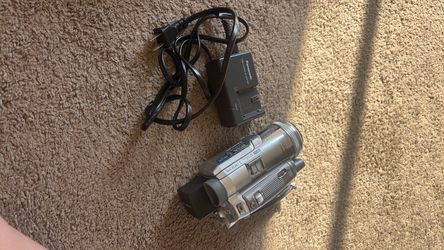 Panasonic 3CCD 3.1 Mega Pixel Camcorder + CHARGER