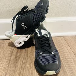 Woman’s On Cloud shoes size 7 For Women