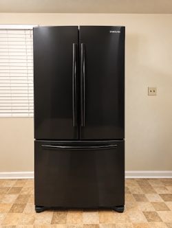 Samsung 17.5 Cu. Ft. French Door Refrigerator – Excellent Condition
