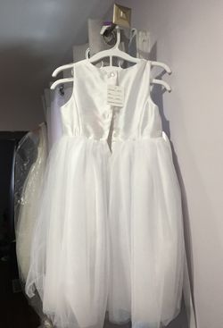 David’s Bridal flower girl dress ....style # op218. Size 6