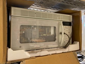GE Spacemaker XL White Above-the-Stove Microwave
