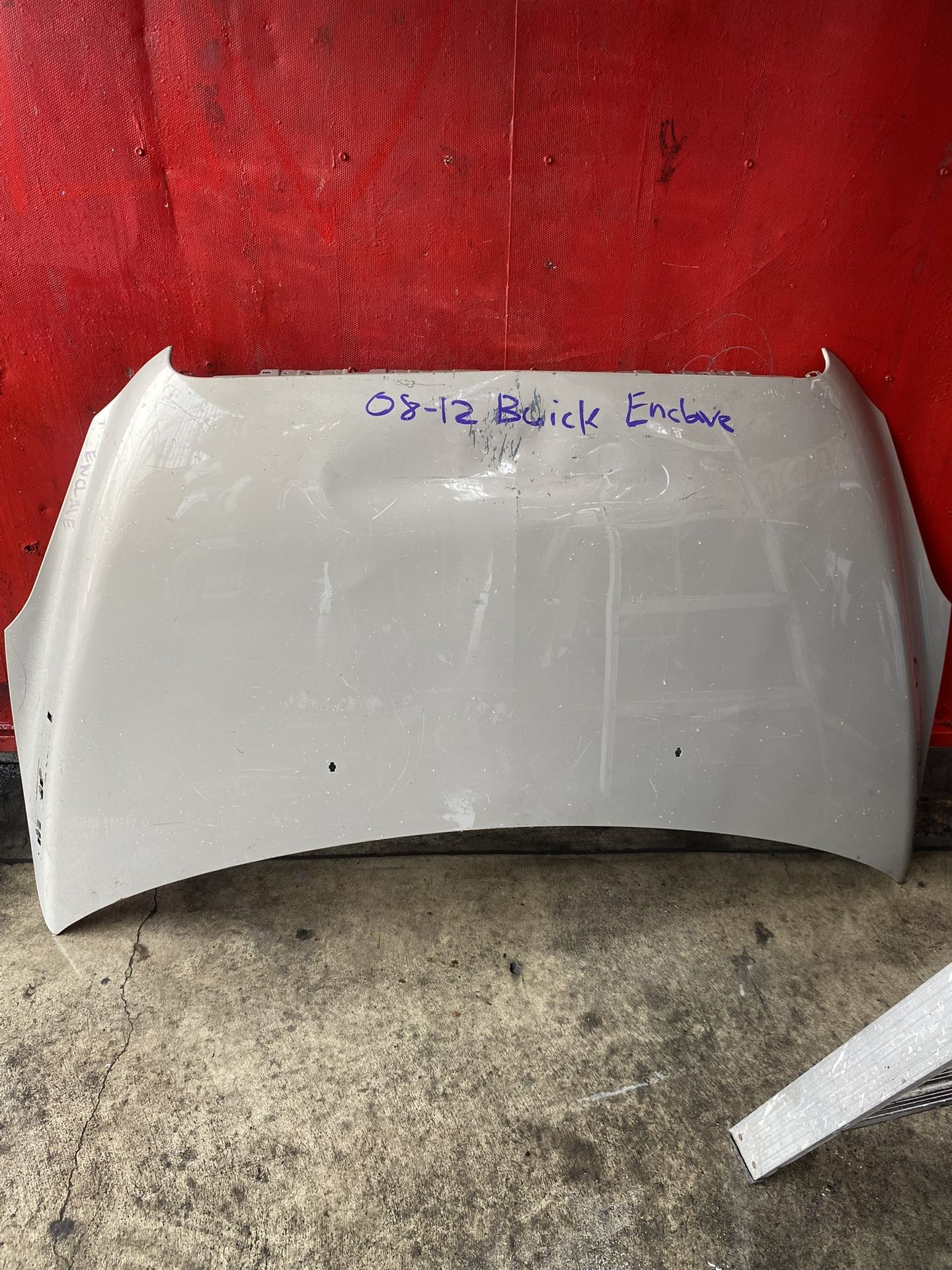 2008 2012 Buick Enclave Hood