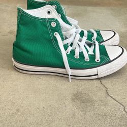 Women’s Converse Size 7.5 