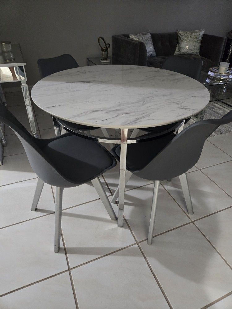 Dinning Table