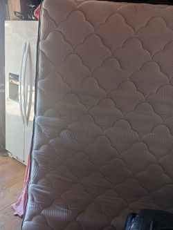 Full Sized Mattres And Base