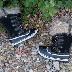 SOREL Joan of Arctic Women's Waterproof Winter Boots – Size 6.5 (EU 37.5) – Black