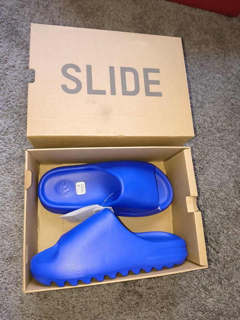 Yeezy Slides Azure/ Men's 10 1112 / New / Nuevo