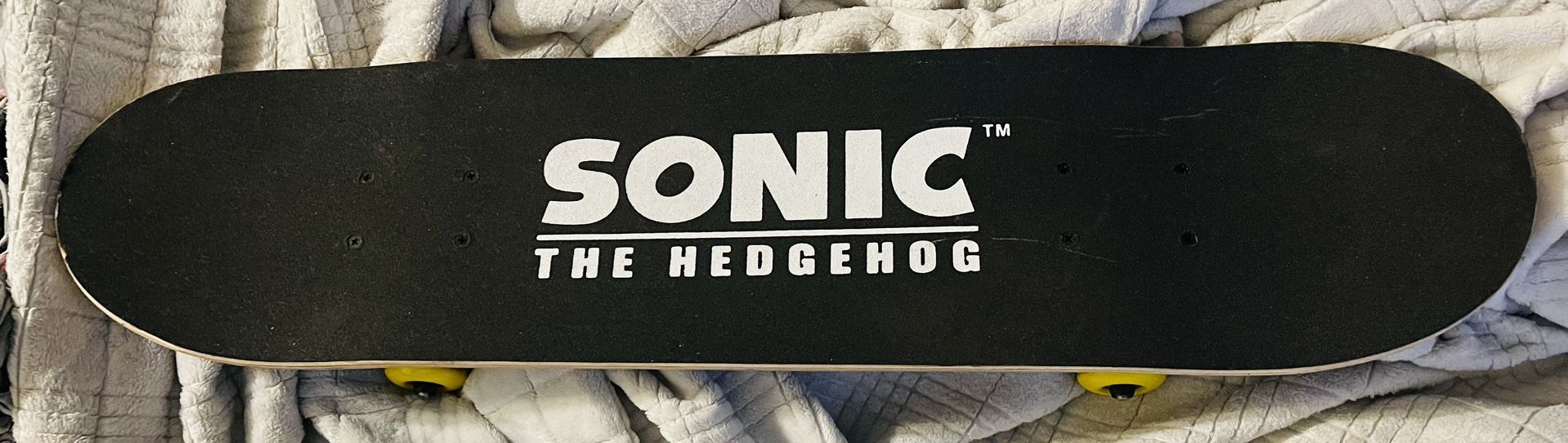 Sonic the Hedgehog skateboard