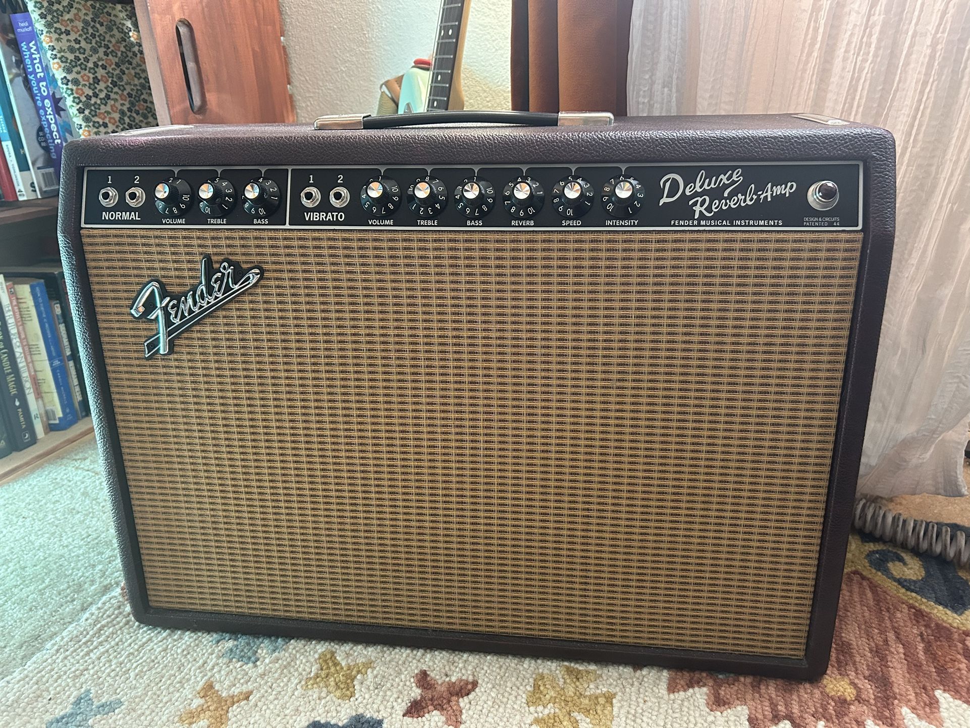 Fender ‘65 Deluxe Reverb 22 Watt 1x12” Tube Combo Amp Limited Edition Wine Red