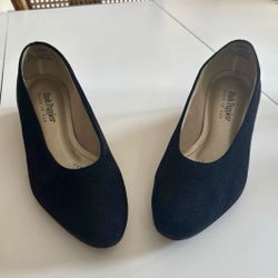 Vintage 1980’s Black Leather Hush Puppies 