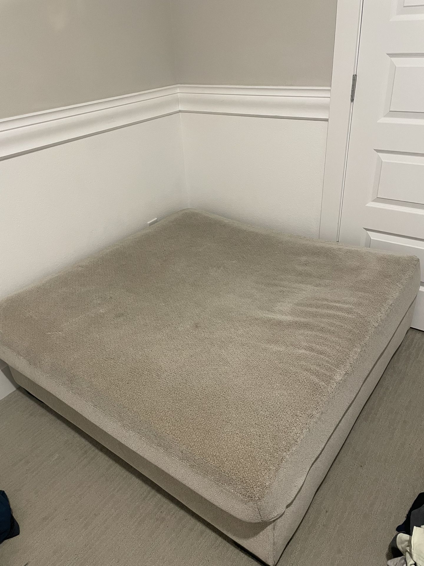 Large Pet Bed 5’x5’