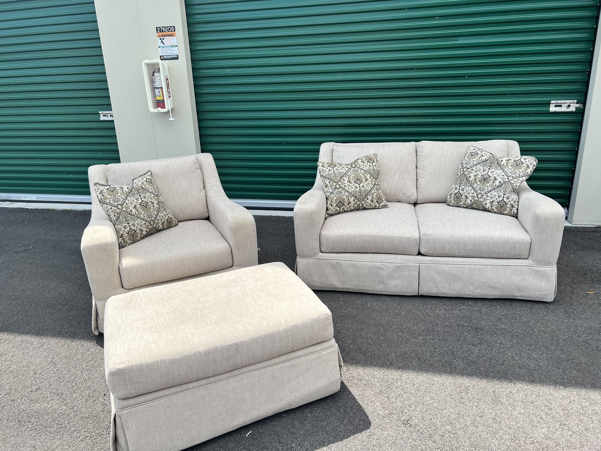 Beautiful Kevin Charles Deep Set Living Room Set ( Sofa, Chair & Ottoman )