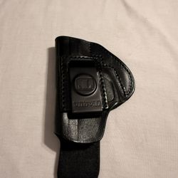 TAGUA Leather IWB Holster – Strong Clip – Like New 💥
