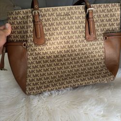 MK Voyager Tote Bag – Like New