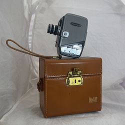 Vintage Yashica-85 Spring Wound Mid Century/MCM Movie Camera With 13mm f/ 109 Yashica Lens 