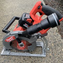 Milwaukee M18 FUEL 18V Lithium-Ion Cordless 7-1/4 in. Rear Handle Circular Saw With Battery