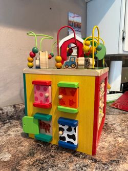 HAPE: COUNTRY CRITTERS 5 SIDED WOODEN PLAY CUBE