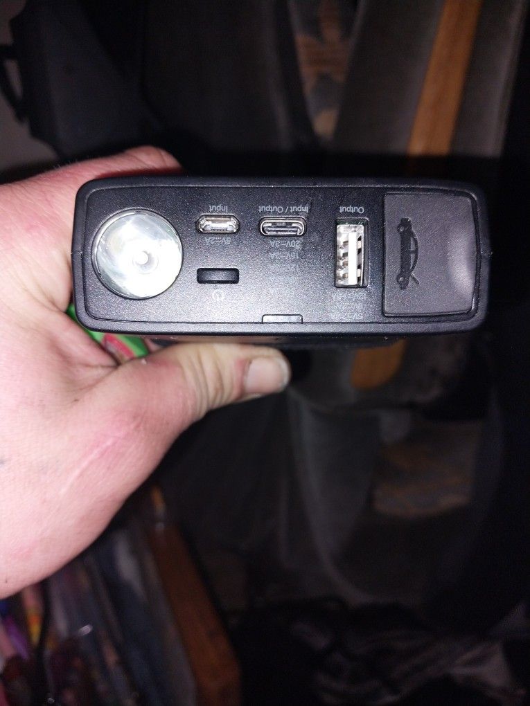 Yada Portable Jump Box / Charger