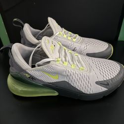 Nike Air Max 270  size 9