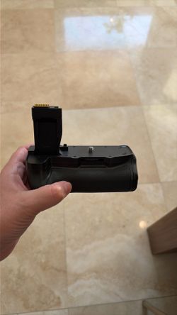 Vivitar battery grip LP-E17