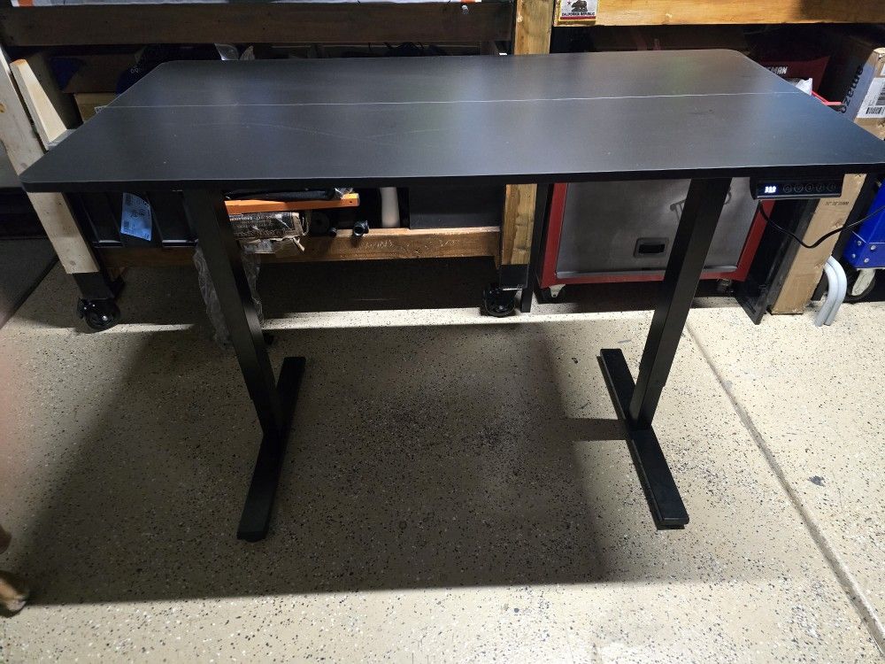 Stand / Sit Electric Work / Gaming Desk
