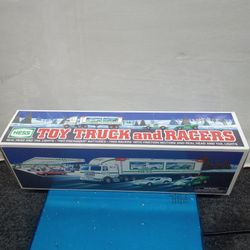 Hess Toy truck and racers 1997