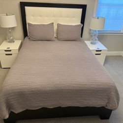 Modern queen Bed