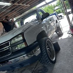 Paint & Body Work / Pintura Y Enderezado / Parts / Partes 