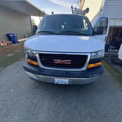 2019 GMC Savana Cargo
