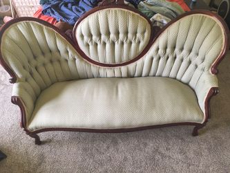 Victorian Tufted Settee Sofa