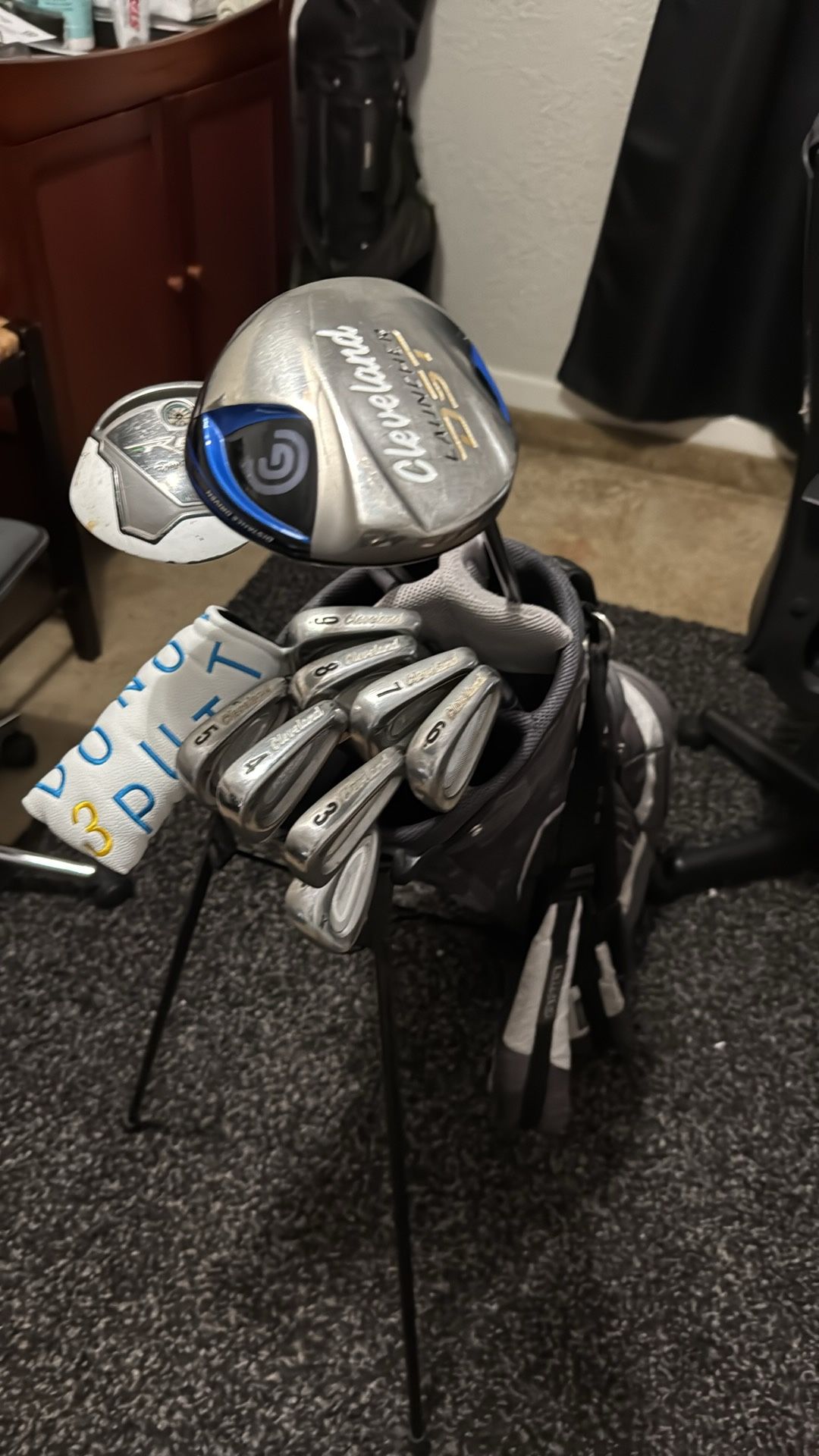 Full Set Of Cleveland Mens Right Handed Golf Clubs