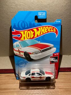 Hot Wheels / 96 Chevrolet Impala SS Fire & Rescue