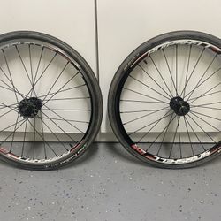 Bombshell ONE80 wheel set 20 In. and Tires