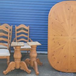 Dinning Table With 6 Chairs 