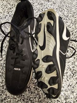 NIKE CLEATS