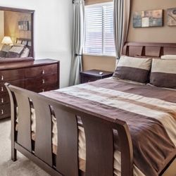 Bedroom Furniture Set (Queen)