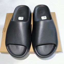 Adidas Yeezy Slide Onyx Black Size 9 100% Authentic